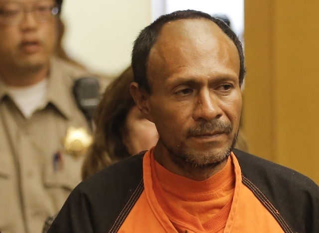 Juan Francisco Lopez-Sanchez is led into the Hall of Justice for his arraignment in San Francisco, California July 7, 2015. (REUTERS/POOL/Michael Macor)