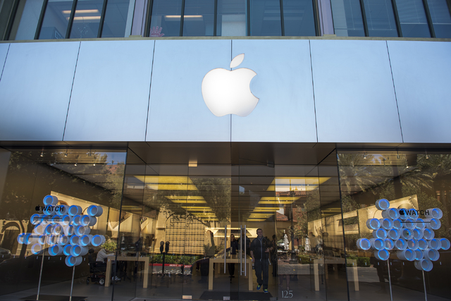 Town Square - Apple Store - Apple