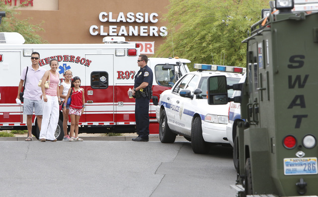 Henderson Police Shoot Kill Gunman At Hotel Las Vegas Review
