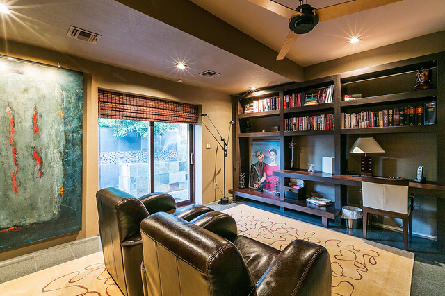 The home's liberary. (Courtesy photo)