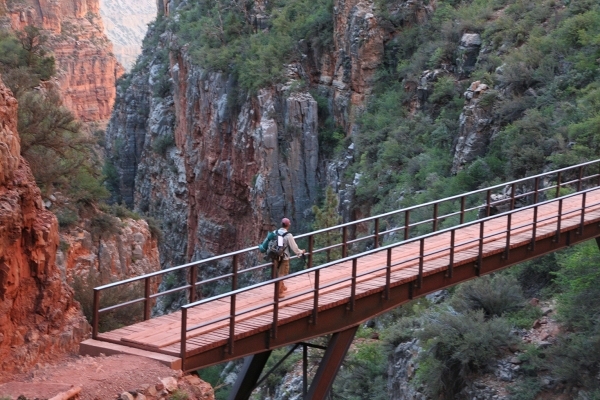 hiking the grand canyon rim to rim