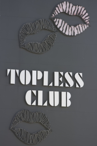 Signage for Cheetahs at 2112 Western Ave in Las Vegas is shown Friday, Sept. 4, 2015. (Jason Ogulnik/Las Vegas Review-Journal)