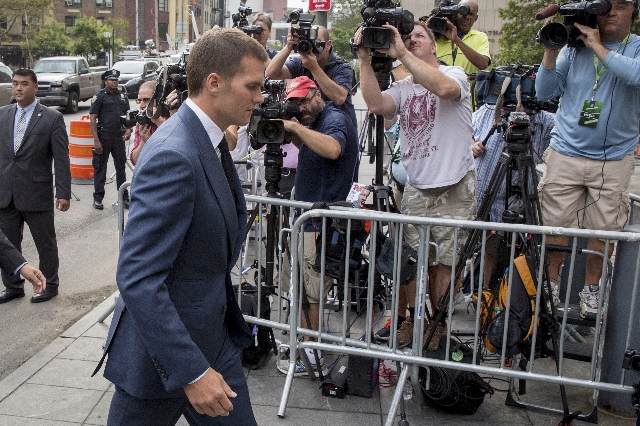 New England Patriots‘ quarterback Tom Brady arrives at the Manhattan Federal Courthouse in New York August 31, 2015. Brady and NFL Commissioner Roger Goodell are due in a Manhattan federal c ...