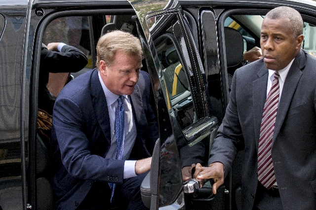 NFL Commissioner Roger Goodell (L) arrives at the Manhattan Federal Courthouse in New York August 31, 2015. New England Patriots‘ quarterback Tom Brady and Goodell are due in a Manhattan fed ...
