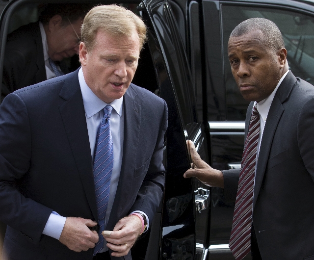 NFL Commissioner Roger Goodell (L) arrives at the Manhattan Federal Courthouse in New York August 31, 2015. New England Patriots‘ quarterback Tom Brady and Goodell are due in a Manhattan fed ...