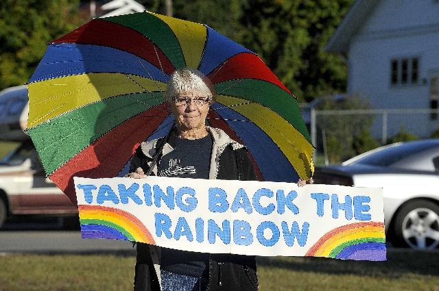 Nancy McFarland shows her support for Kim Davis at the Rowan County Clerk‘s Office in Morehead, Kentucky, Sept. 14, 2015.  Davis, the Kentucky county clerk who refused to issue same-sex marr ...