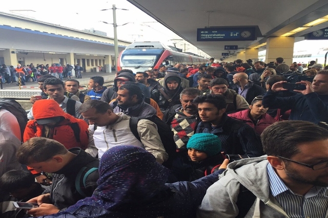 Migrants arriving at the train station in Vienna, Austria (Fred Pleitgen/CNN)