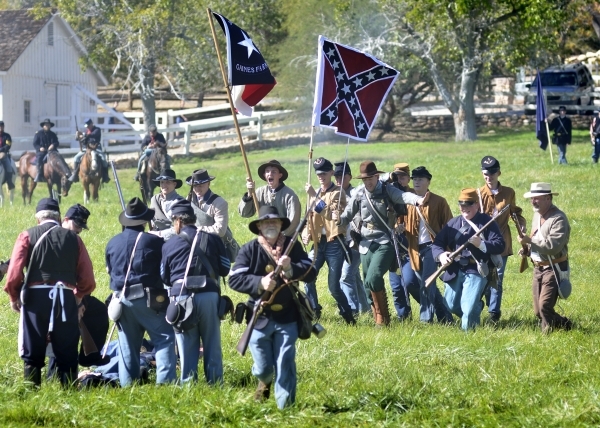 Confederate troops charge Union forces at Spring Mountain Ranch State Park on Saturday, Oct. 24, 2015. (Bill Hughes/Las Vegas Review-Journal)