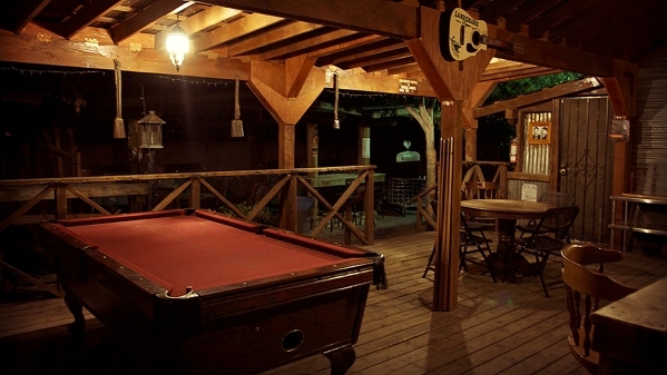 The pool table at the Pioneer Saloon (Courtesy Travel Channel)