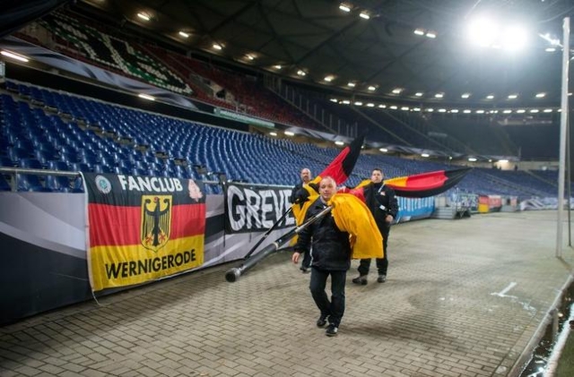 Football Soccer - Germany vs Netherlands - International Friendly - HDI Arena, Hanover, Germany - 17/11/15. (Nigel Treblin/Reuters