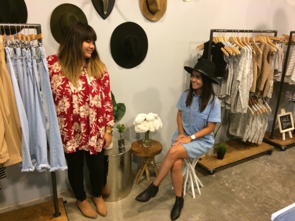 Sisters Pair Fashion Sense To Open Parque At Tivoli Village Las Vegas Review Journal