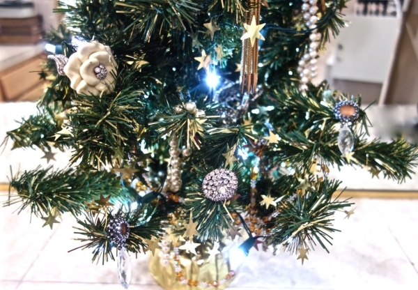 A small tree for the boudoir is decorated with seldom-worn costume jewelry. COURTESY DIANE TAYLOR