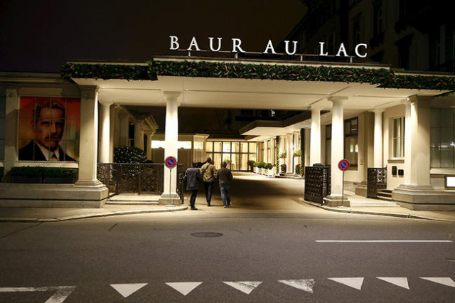 The entrance of the Baur au Lac hotel, where Swiss police arrested FIFA officials, is seen in Zurich, Switzerland December 3, 2015. REUTERS/Arnd Wiegmann