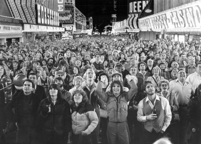 A crowd watches New Year‘s Eve fireworks go up in this 1982 photo. (Las Vegas Review-Journal file)