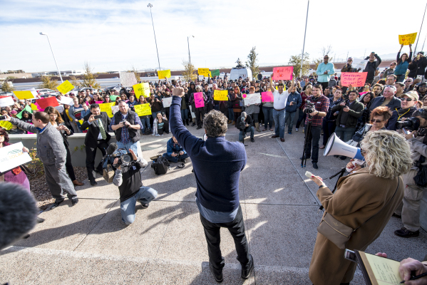 Actor Mark Ruffalo speaks to the crowd during a solar energy rally at the PUC offices in Las Vegas on Wednesday, Jan. 13, 2016. Joshua Dahl/Las Vegas Review-Journal.