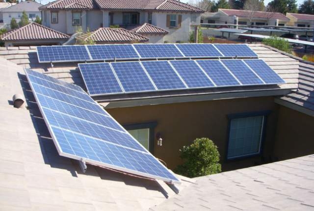 Rooftop solar panels (SolarNV)
