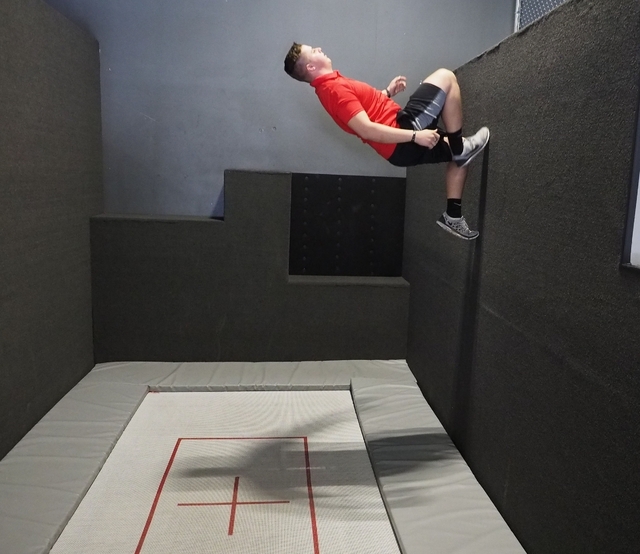 Marine Overlappen troon A circus for the senses: Flipnout trampoline park features “wall walking,”  laser tag | Las Vegas Review-Journal