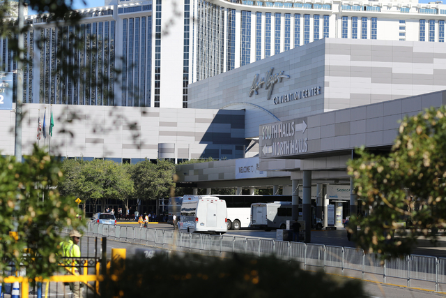 Shuttle buses bring expo-goers to the Las Vegas Convention Center on Thursday, Oct. 22, 2015 in Las Vegas. Brett LeBlanc/Las Vegas Review-Journal Follow @bleblancphoto