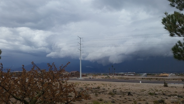Line of storms moving through northwest over 215 near Lone Mountain on Saturday, April 9, 2016. (Lisa Valentine/Las Vegas Review-Journal)