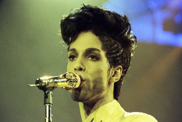 Prince performs during his "Diamonds and Pearls Tour" at the Earl's Court Arena in London, June 15, 1992. (Dylan Martinez/Reuters)