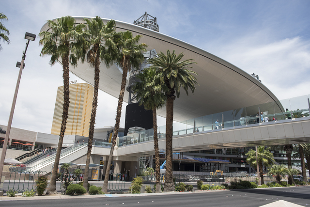 USA, Nevada, Las Vegas, The Strip, Fashion Show Mall, runway