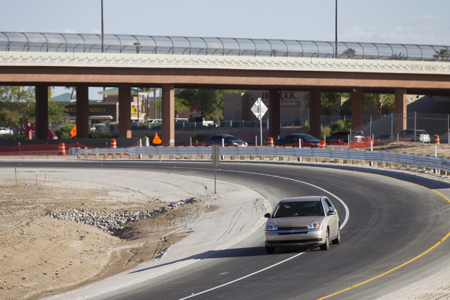 A motorist uses a new ramp that transitions northbound U.S. 95 traffic to eastbound 215 Beltway on Friday, May 27, 2016, in Las Vegas. Erik Verduzco/Las Vegas Review-Journal Follow @Erik_Verduzco