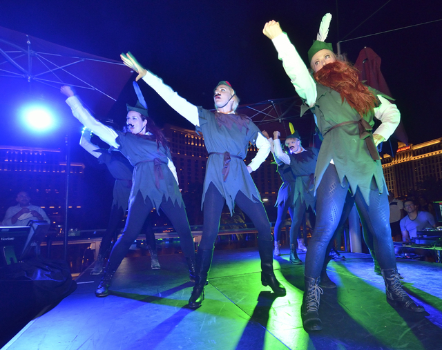 Battle Of The Bods ‘crazy Girls Take On ‘chippendales In Lip Synching Stage Duel — Video