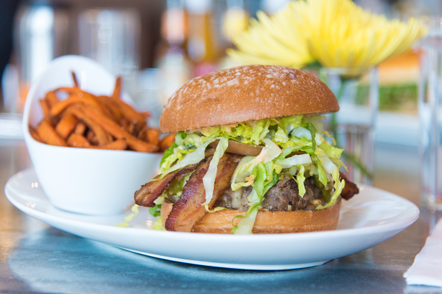 Green chili cheeseburger (Courtesy DW Bistro)