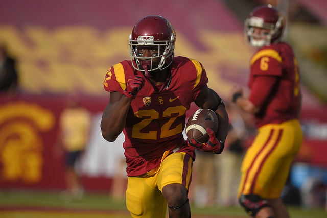 Southern California running back Justin Davis runs the ball during the first half of an NCAA college football game against Utah, Saturday, Oct. 24, 2015, in Los Angeles. (Mark J. Terrill/AP)