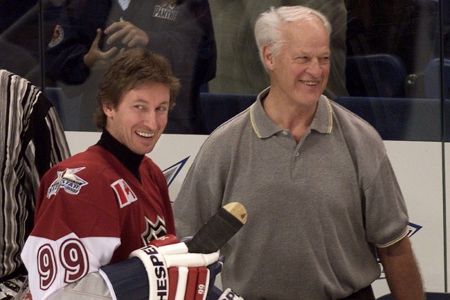 Gretzky tells stories of meeting his idol, Gordie Howe