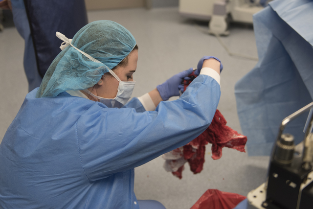 A nurse counts rags used during Anthony Reff's osseointegration surgery at Centennial Hills Hospital in Las Vegas Friday, June 3, 2016. Reff came in from Breckenridge, Minn. for the surgery. (Jaso ...