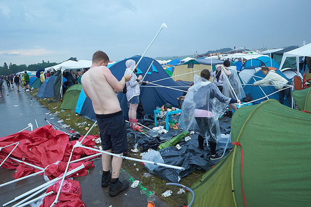 Ein Rockmusikfestival in Deutschland wird unterbrochen, nachdem bei einem Gewitter 72 Menschen verletzt wurden  Musik