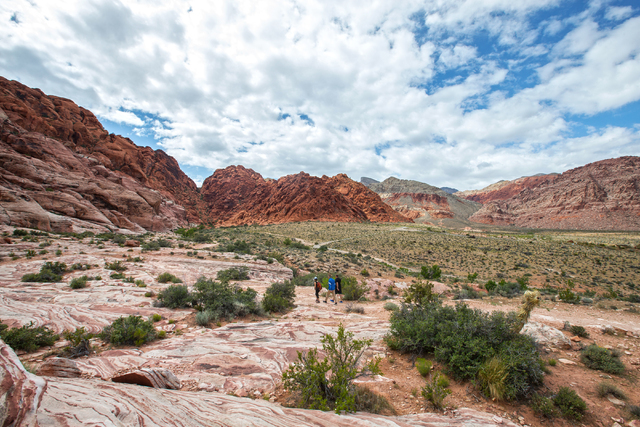Karen Carrillo, Jared Hoffman and Vern Jones start their hike at Red Rock Canyon National Conservation Area, Sunday, May 8, 2016, near Las Vegas. (Benjamin Hager/Las Vegas Review-Journal)