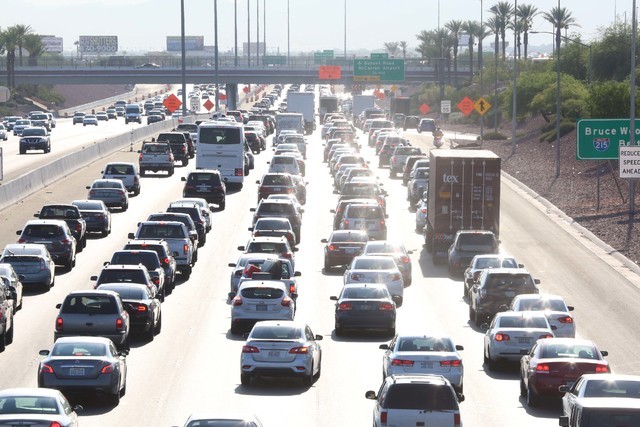 A crash on the 215 Beltway near Warm Springs Road caused backed-up traffic, Wednesday, Aug. 24, 2016. (Bizuayehu Tesfaye/Las Vegas Review-Journal Follow @bizutesfaye)