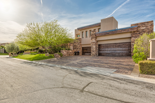 Daniel Jones Of Savage Garden Sells Anthem Estate For 4 4m Photos Las Vegas Review Journal