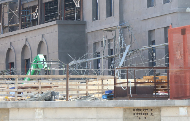A construction worker died after scaffolding at Tivoli Village on 302 S. Rampart Blvd., in Summerlin collapsed on Monday, Aug. 22, 2016, causing the man to fall. Bizuayehu Tesfaye/Las Vegas Review ...