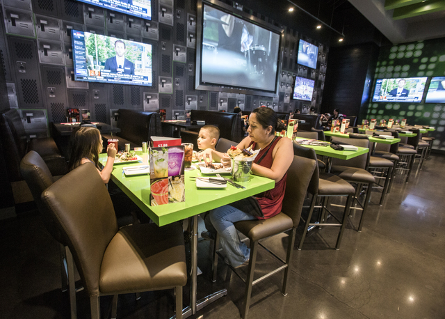 Restaurant review: It's Dave & Buster's, really, what did I expect?