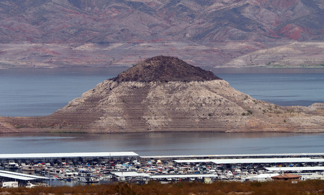 The "bathtub ring" can be seen at the Boulder Basin Las Vegas Boat Harbor at Lake Mead, Thursday, Aug. 4, 2016. (Jerry Henkel/Las Vegas Review-Journal)