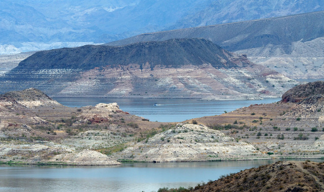 The "bathtub ring" can be seen at the Boulder Basin Las Vegas Boat Harbor at Lake Mead, Thursday, Aug. 4, 2016. (Jerry Henkel/Las Vegas Review-Journal)