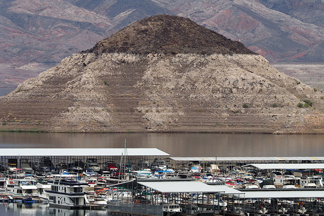The "bathtub ring" can be seen at the Boulder Basin Las Vegas Boat Harbor at Lake Mead, Thursday, Aug. 4, 2016. (Jerry Henkel/Las Vegas Review-Journal)