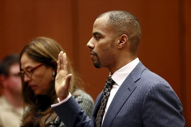 Former National Football League star Darren Sharper appears at the Clara Shortridge Foltz Criminal Justice Center in Los Angeles, California March 23, 2015. (Nick Ut/Pool/Reuters)