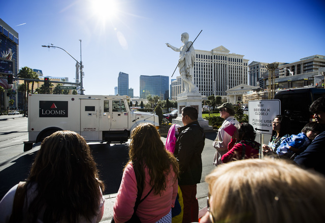 An armor truck enters Caesars Palace, 3570 Las Vegas Boulevard South, on Wednesday, Jan. 14, 2015. A U.S. judge on Wednesday, Oct. 5, 2016, halted a lawsuit against Caesars Entertainment Corp. (Je ...