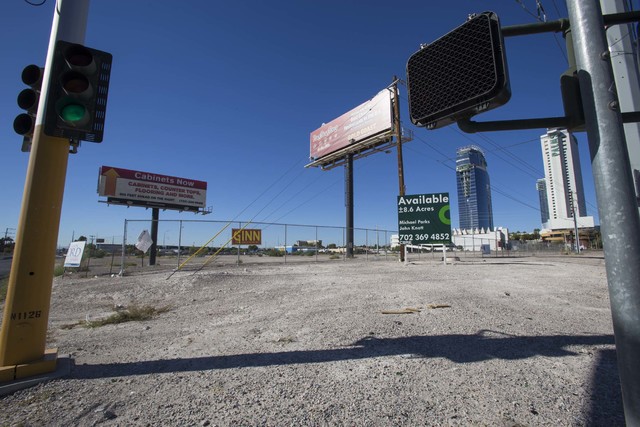A view of the 8.6-acre parcel of land at the southwest corner of Flamingo Rd. and Valley View Blvd., Tuesday, Oct. 4, 2016. Richard Brian/Las Vegas Review-Journal Follow @vegasphotograph