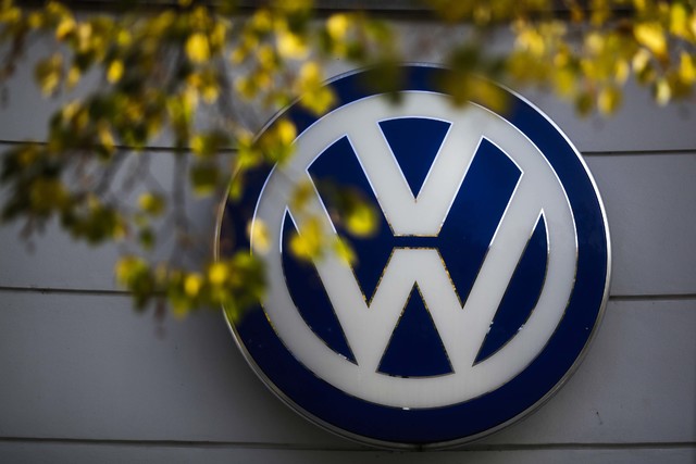 U.S. District Judge Charles Breyer approved a $15 billion court settlement of most claims against Volkswagen for its emissions-cheating scandal, Tuesday, Oct. 25, 2016. (Markus Schreiber/AP)
