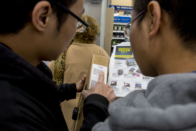 Shoppers Line Up To Nab Black Friday Specials In Las Vegas Valley Las Vegas Review Journal