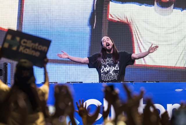 Musician/philanthropist Steve Aoki performs at a rally for Democratic presidential nominee Hillary Clinton at Cox Pavilion on Thursday, Nov. 3, 2016, at UNLV, in Las Vegas. Benjamin Hager/Las Veg ...