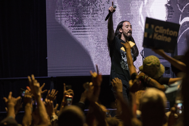 Musician/philanthropist Steve Aoki performs at a rally for Democratic presidential nominee Hillary Clinton at Cox Pavilion on Thursday, Nov. 3, 2016, at UNLV, in Las Vegas. Benjamin Hager/Las Veg ...