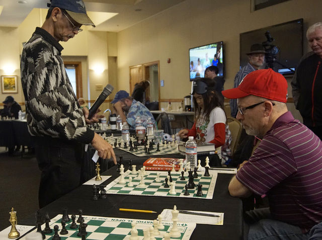 Simultaneous chess game, 4 April 2017: Simultaneous chess g…