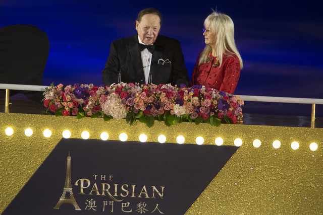 Fireworks greet opening of $2.7B Parisian resort in Macau ...