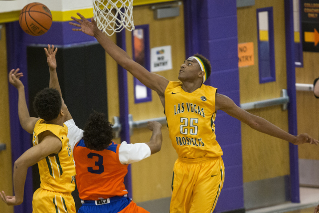 Las Vegas Prospects' Chuck O'Bannon (25) goes up for a block against Dream Vision in the NY2LA Sports Summer Showndown tournament game at Durango High School on Wednesday, July 20, 2016, in Las Ve ...